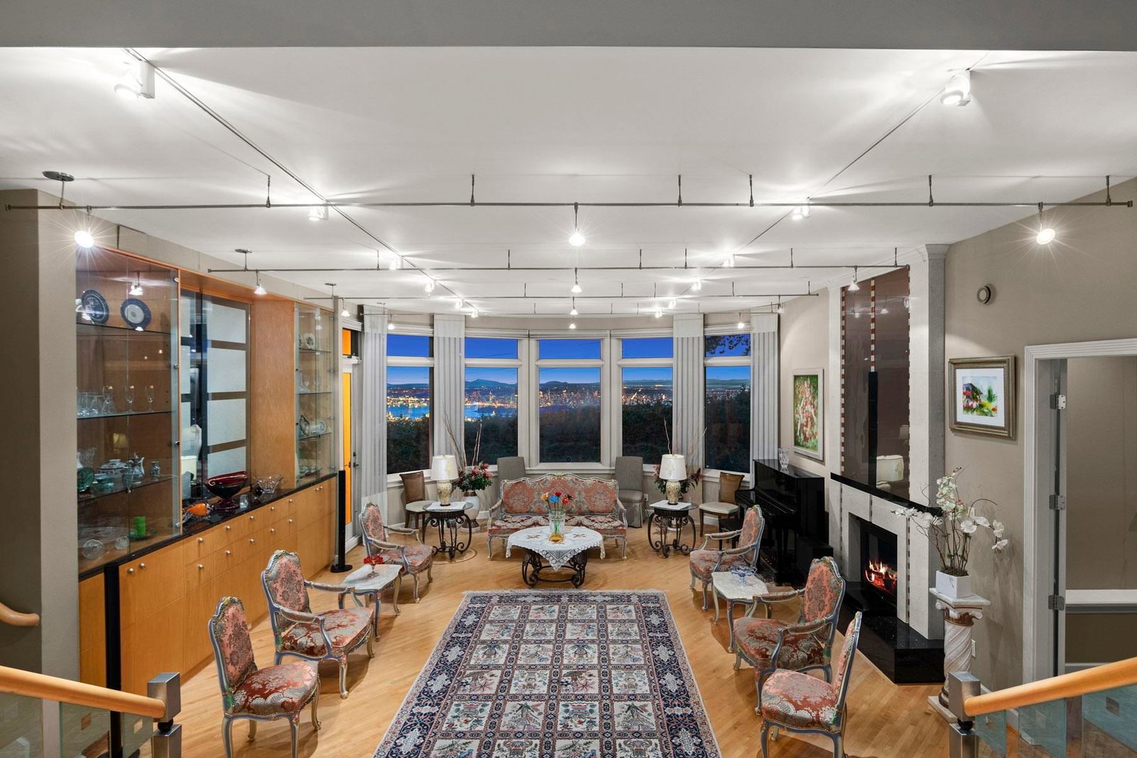Listing Image 8