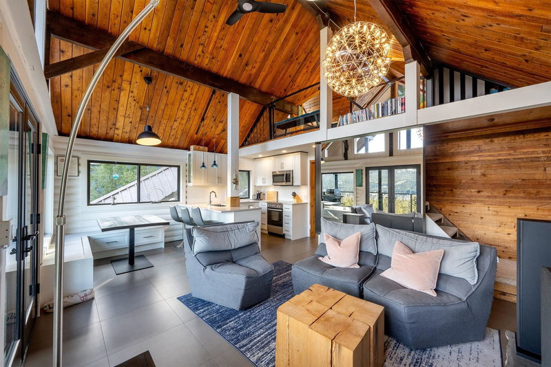 8706 Wedgeview Place, Whistler, V8E 0G1 | Image 3