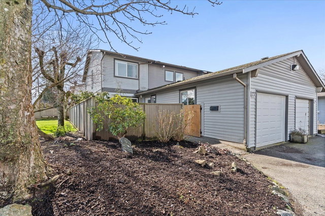 27 - 46689 First Avenue