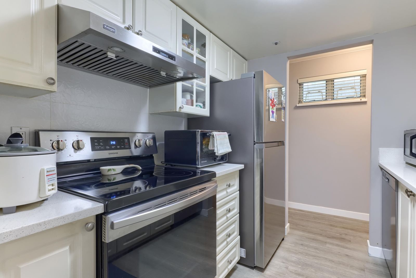 Listing Image 12