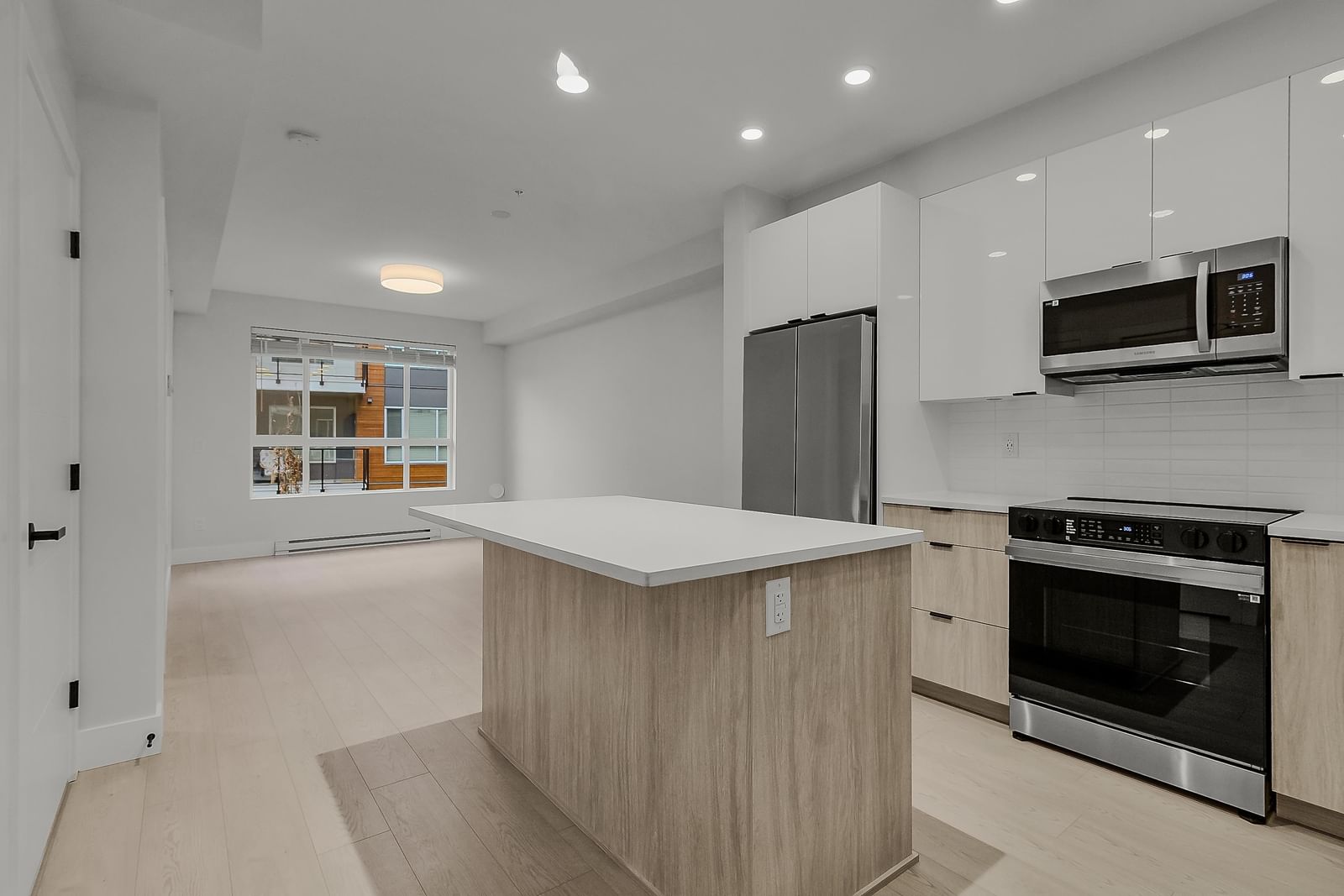 Listing Image 9