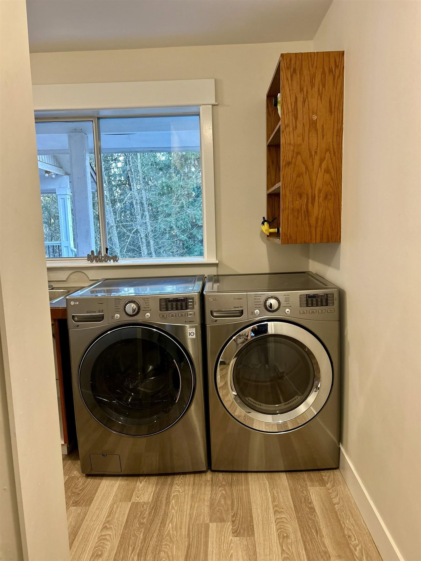 Listing Image 8