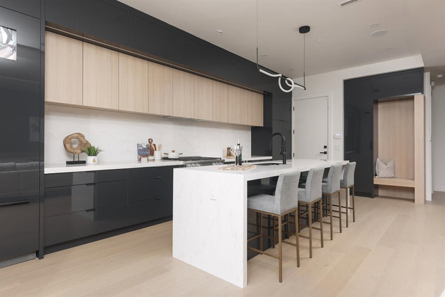 2 - 3232 38th Avenue W