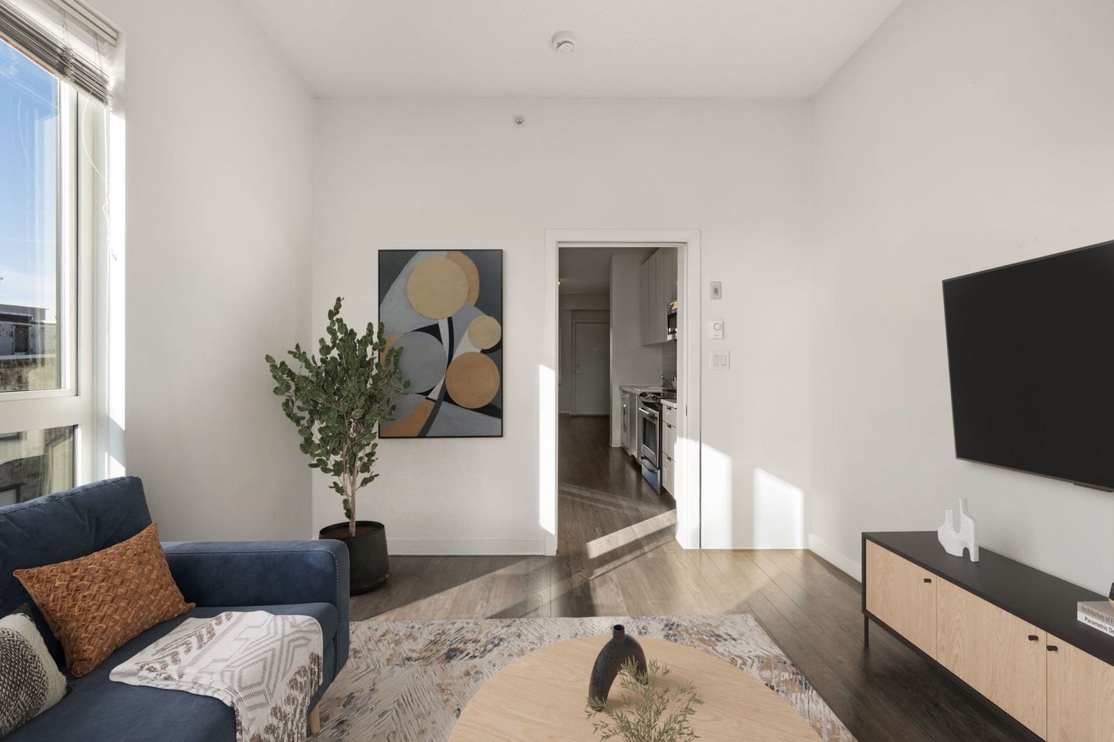 Listing Image 6