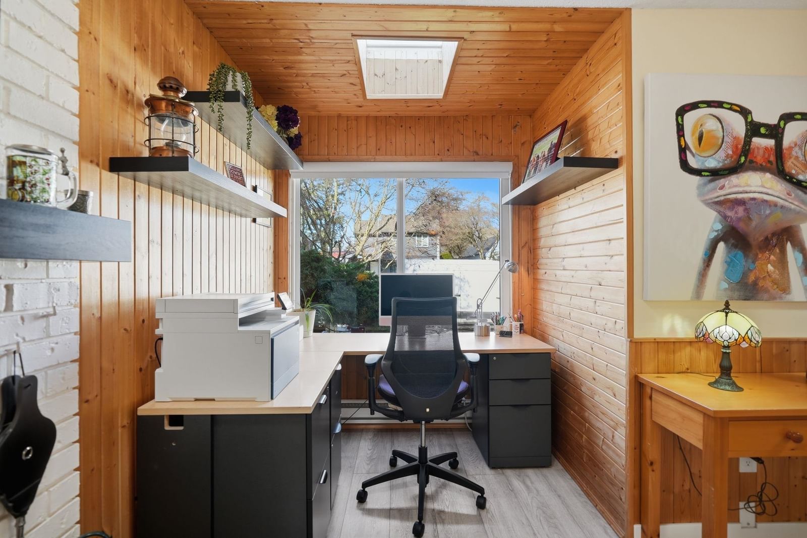 Listing Image 6