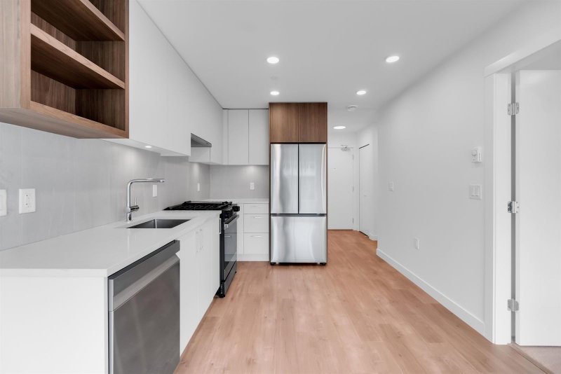 514 - 723 Grover Avenue