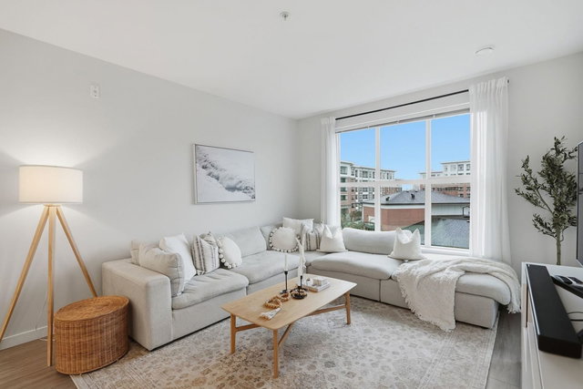 A323 - 8150 207 Street