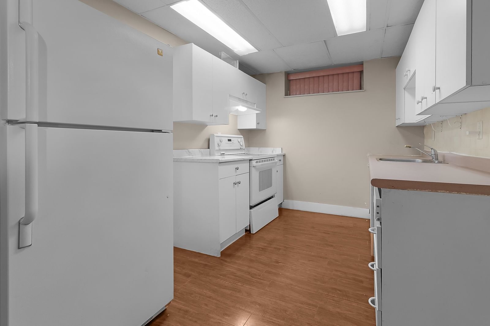 Listing Image 23