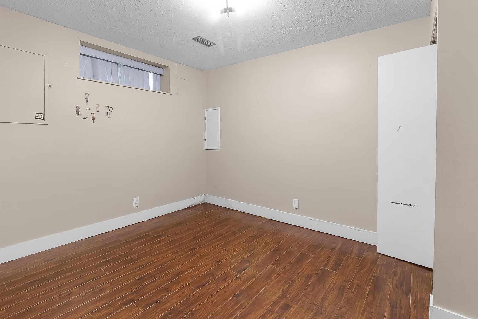 Listing Image 24