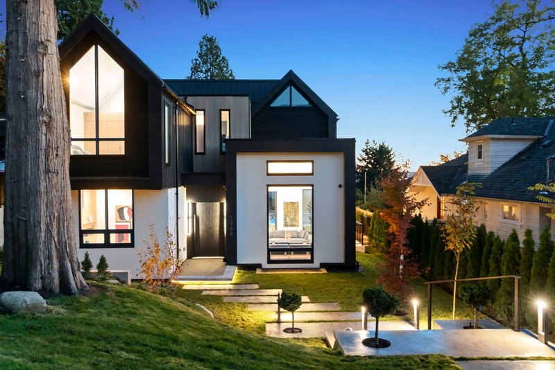 1066 Fulton Avenue, West Vancouver, V7T 1N2 | Image 2