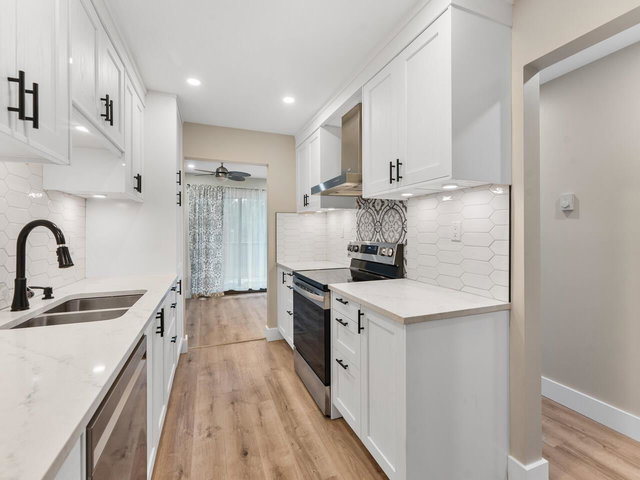 211 - 5191 203 Street