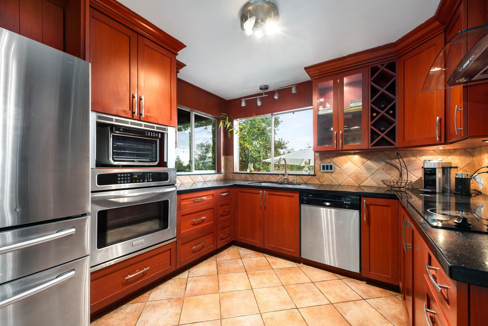 Listing Image 12