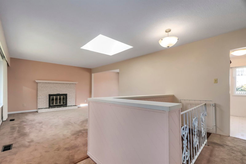 1011 Palmdale Street, Coquitlam, V3C 3R3 | Image 2