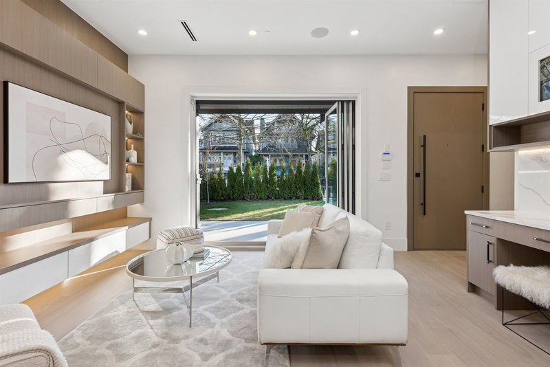 1 - 847 10 Avenue, Vancouver, V5T 2A9 | Image 2