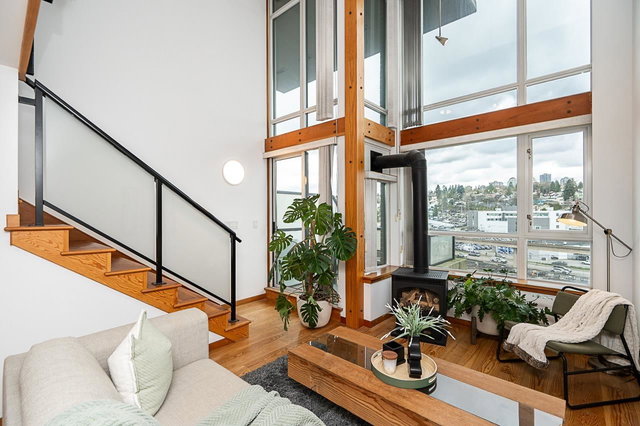 425 - 10 Renaissance Square