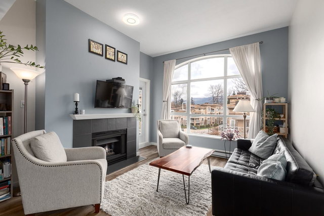 402 - 2559 Parkview Lane