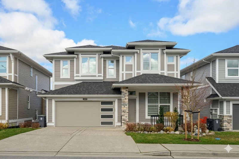 19655 74a Avenue, Langley, V2Y 3R8 | Image 2