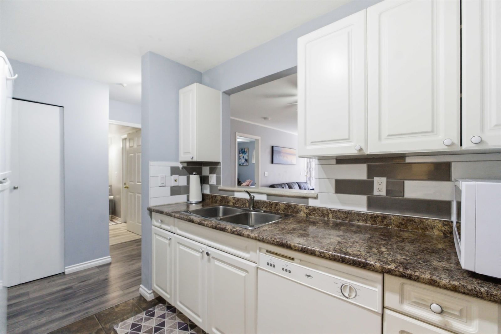 Listing Image 19