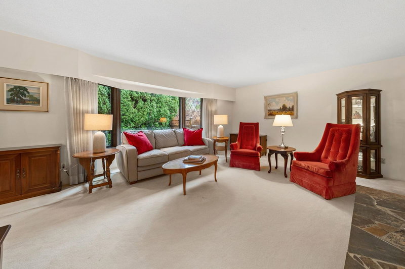 4877 Cedarcrest Avenue, North Vancouver, V7R 3R6 | Image 3