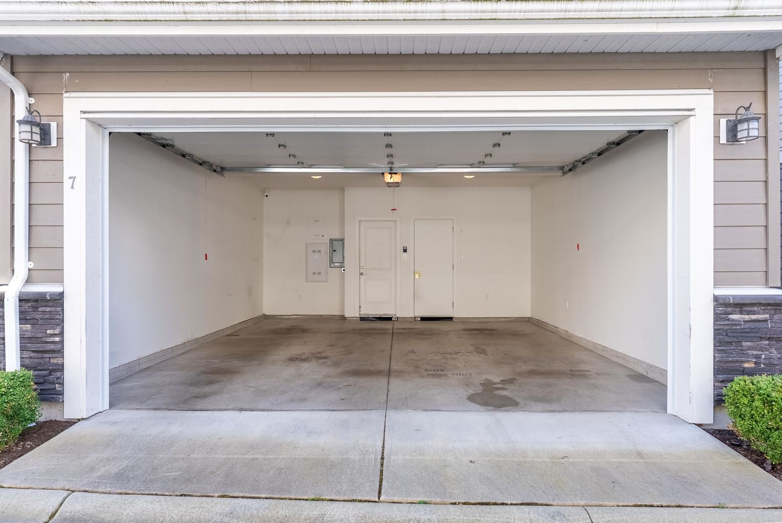 Listing Image 24