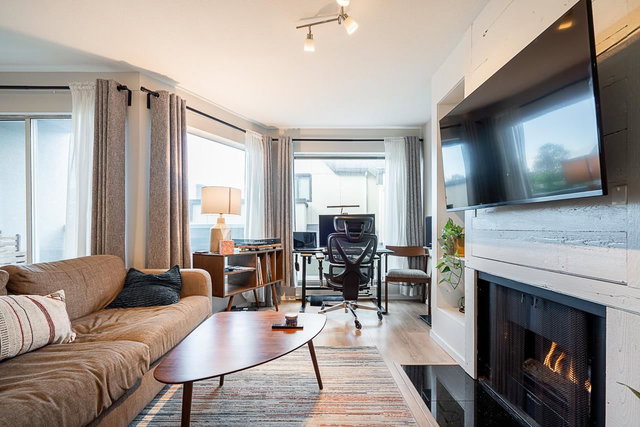 2 - 973 7th Avenue W