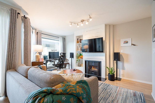 2 - 973 7th Avenue W