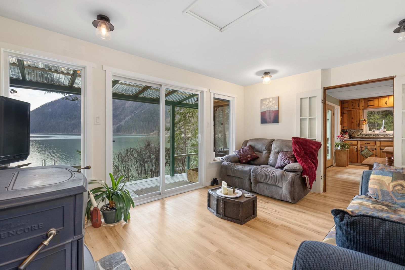 Listing Image 9