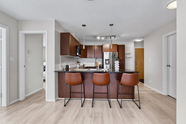 906 - 1155 Seymour Street