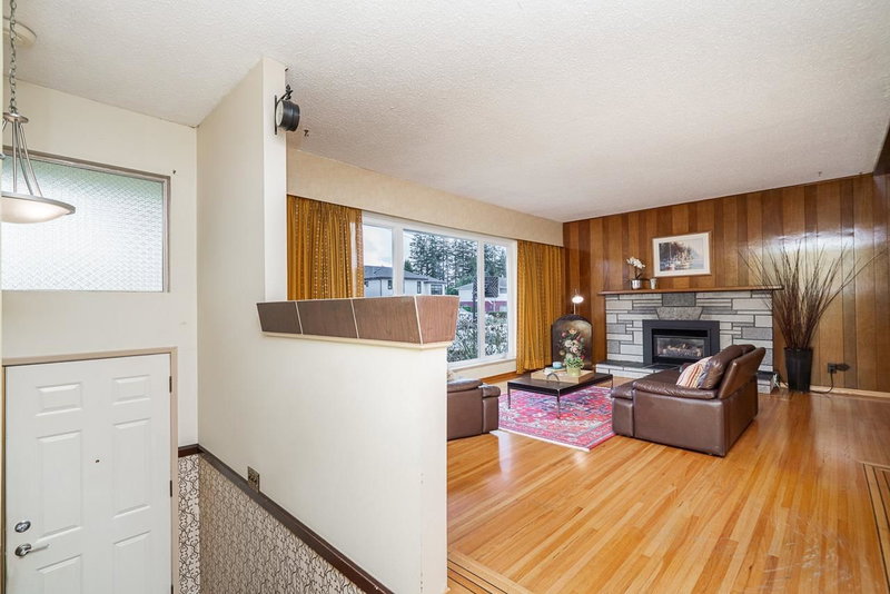2293 Warrenton Avenue, Coquitlam, V3K 3M4 | Image 2