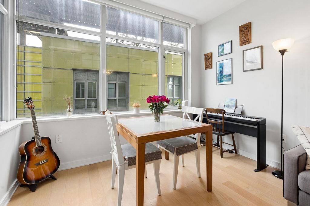 Listing Image 11