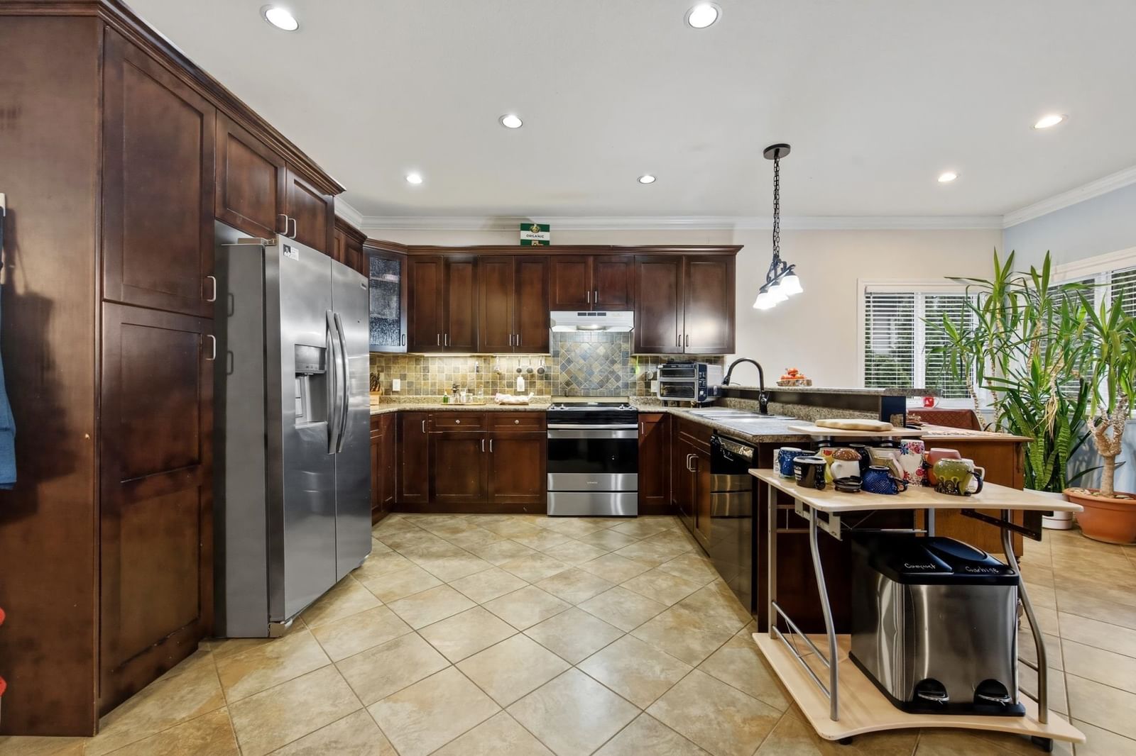 Listing Image 8