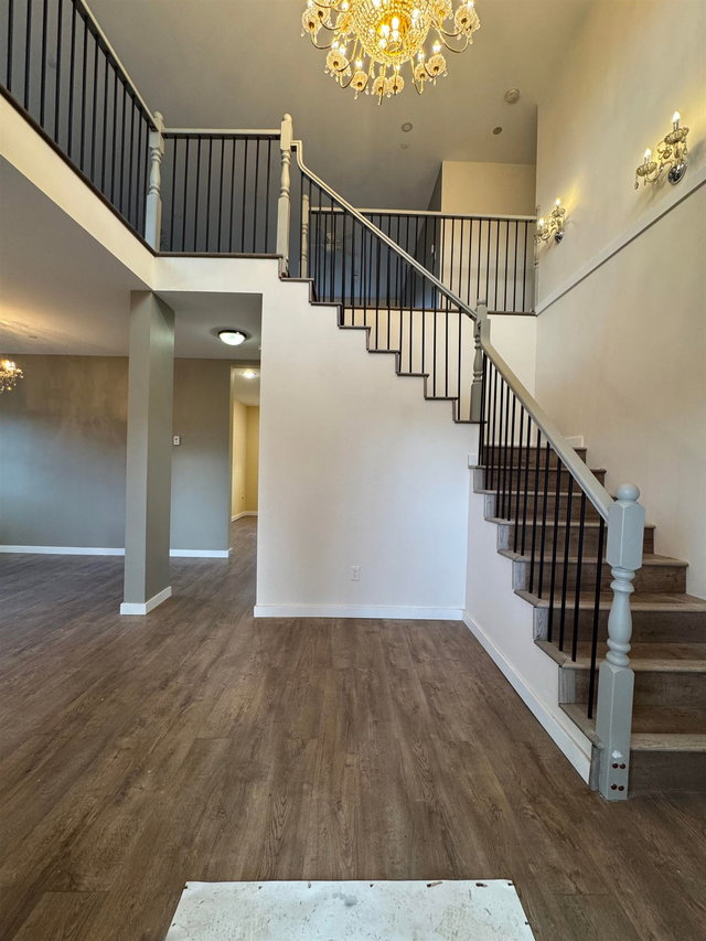 Upper - 11442 240 St Street