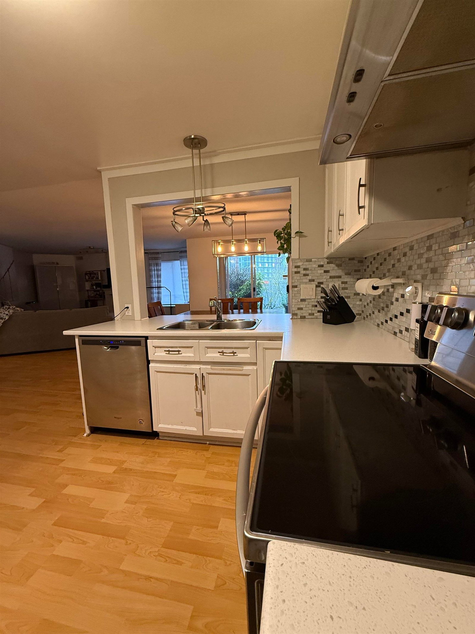 Listing Image 18