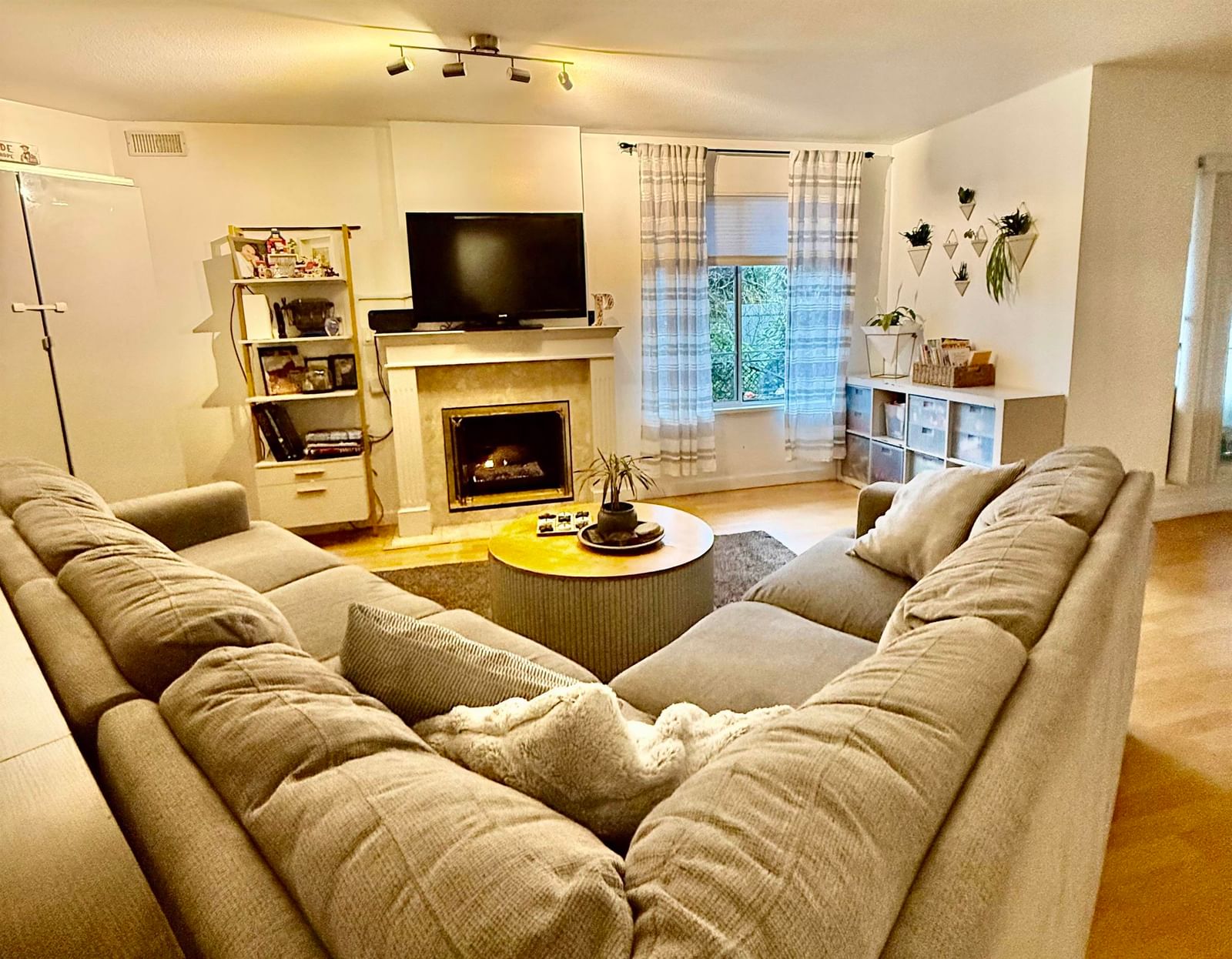 Listing Image 19