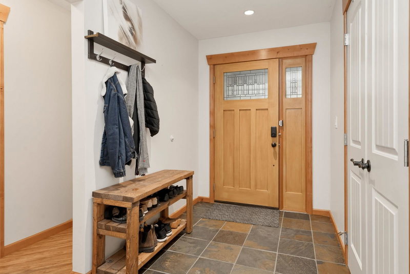 25700 116 Avenue, Maple Ridge, V4R 1Z6 | Image 2