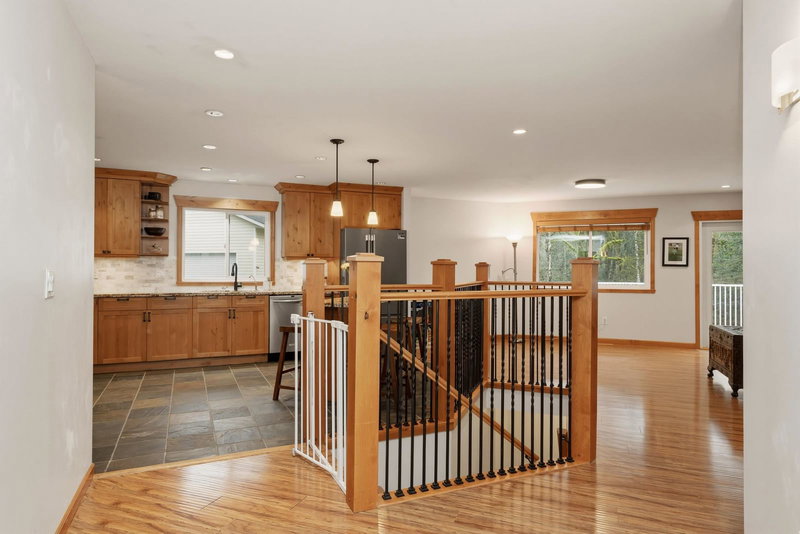 25700 116 Avenue, Maple Ridge, V4R 1Z6 | Image 3