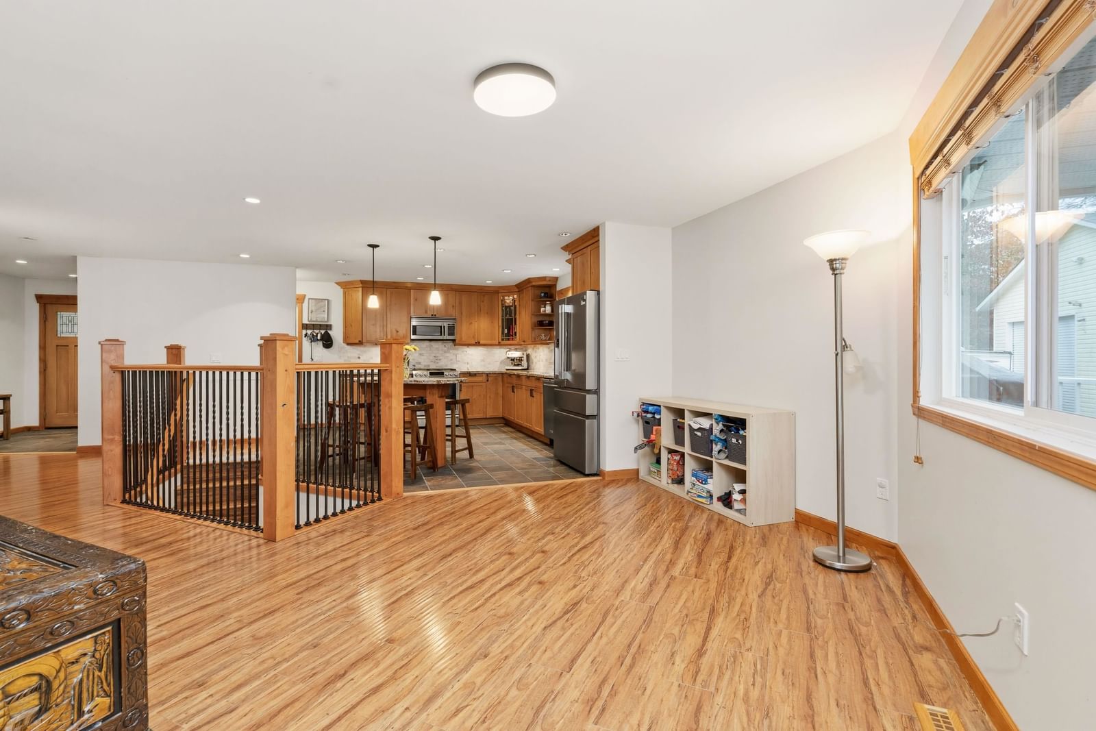 Listing Image 9