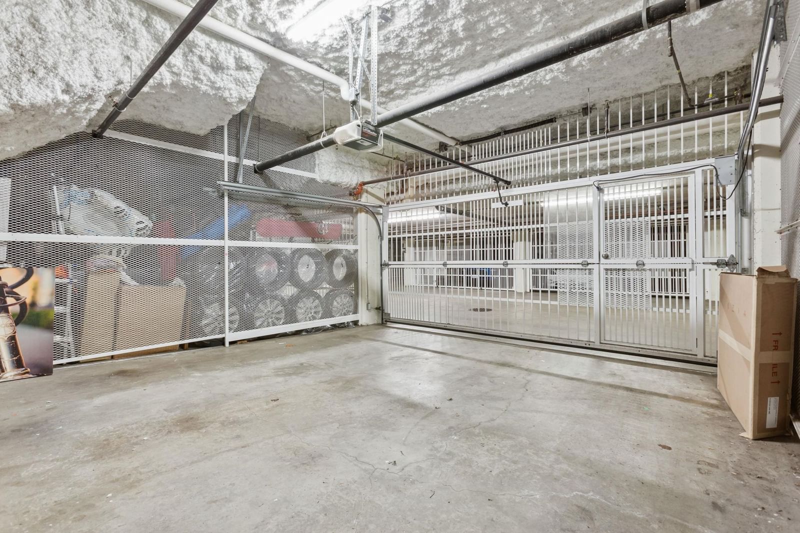 Listing Image 8