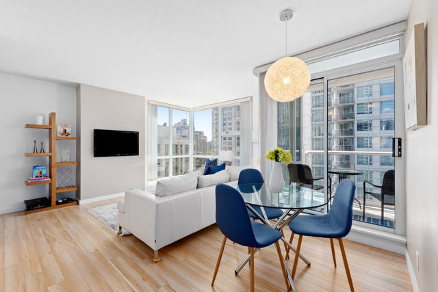 1602 - 193 Aquarius Mews