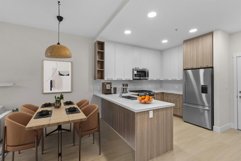 102 - 14022 North Bluff Road, White Rock, V4B 3C3 | Image 3