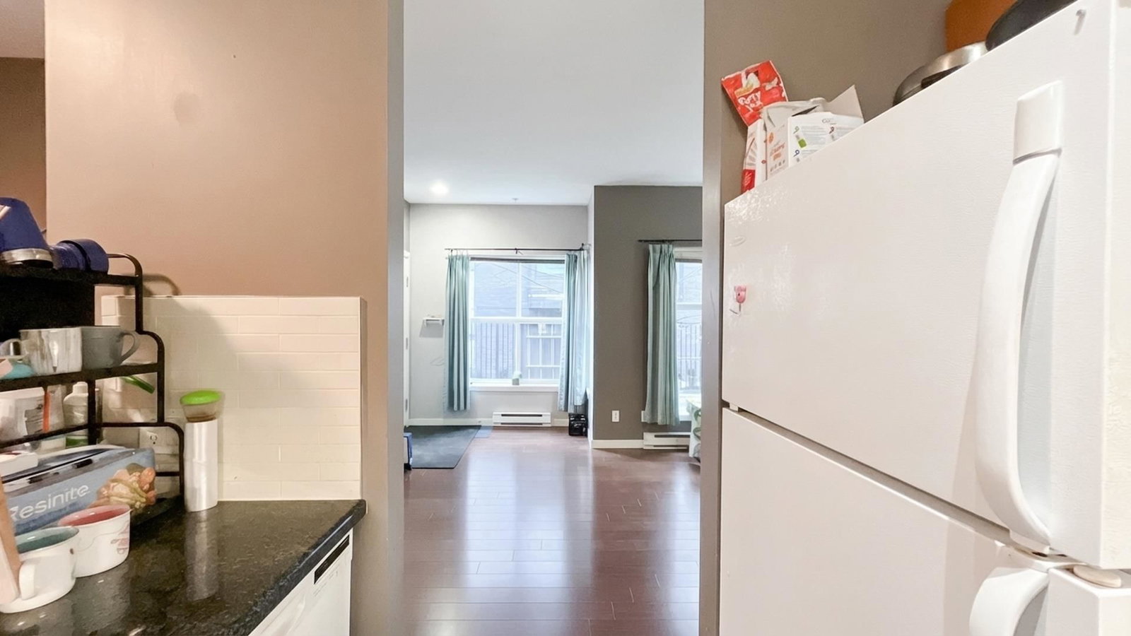 Listing Image 11