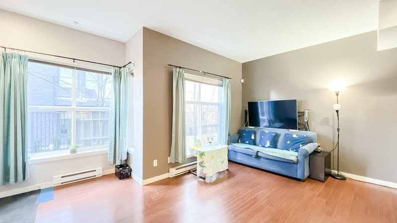 215 - 4155 Central Boulevard, Burnaby, V5H 4X2 | Image 2
