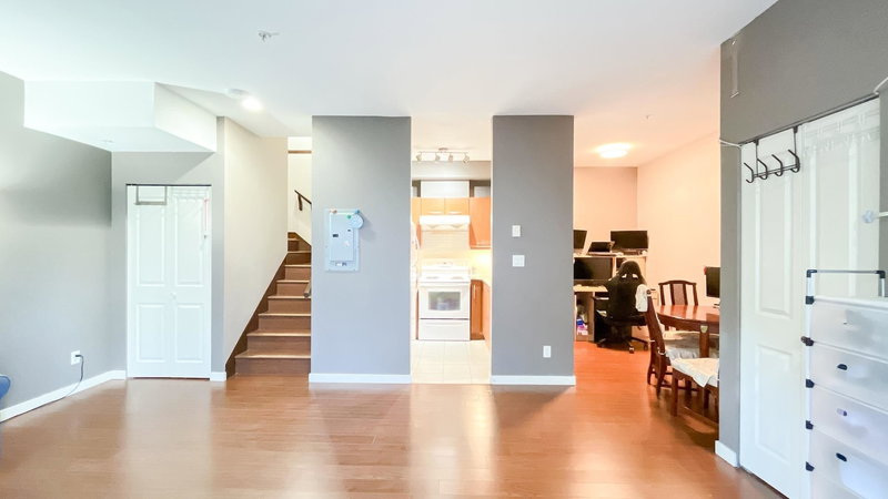 215 - 4155 Central Boulevard, Burnaby, V5H 4X2 | Image 3