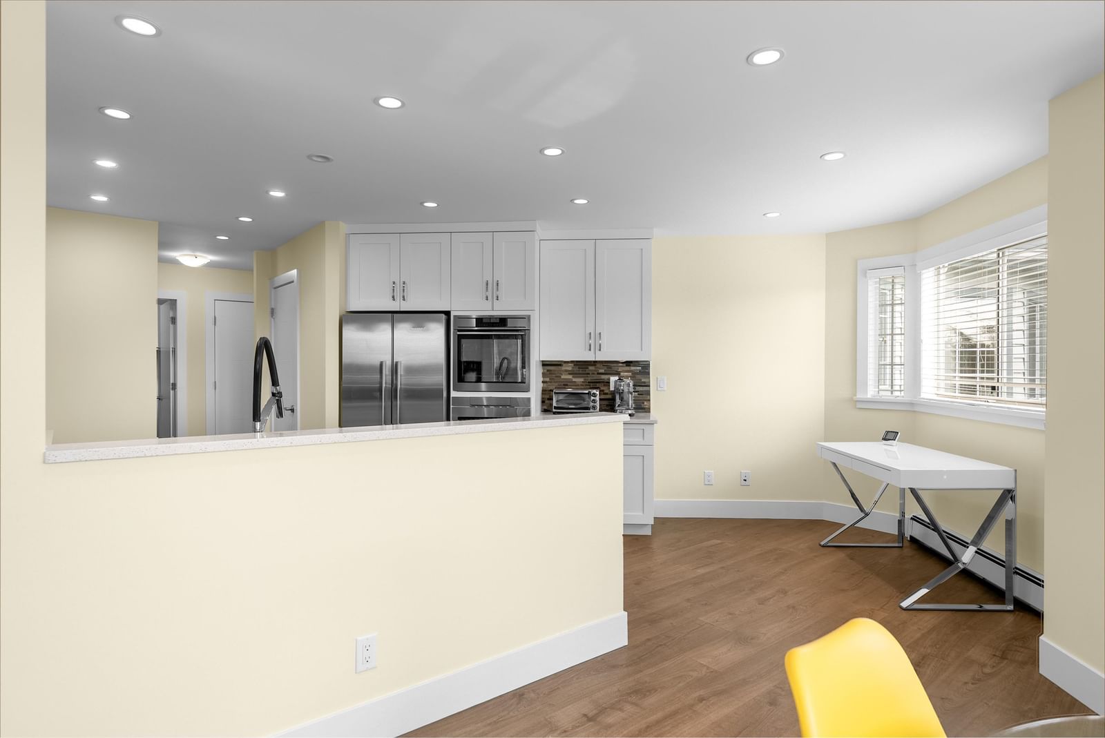 Listing Image 12