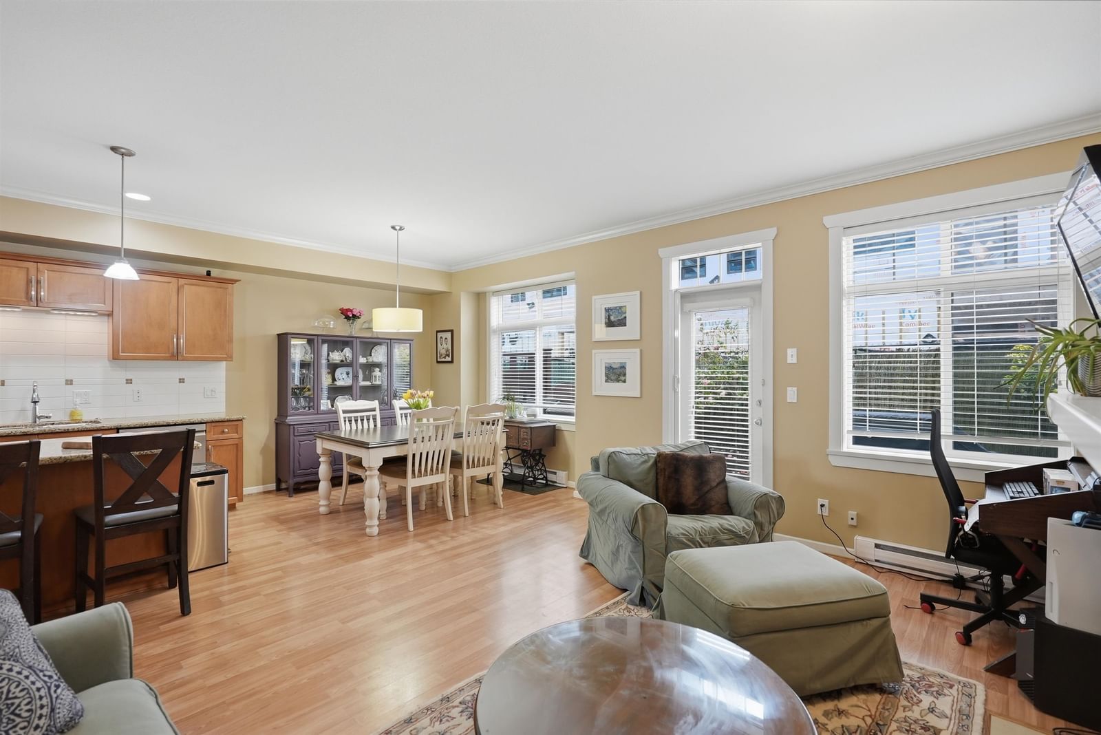 Listing Image 6