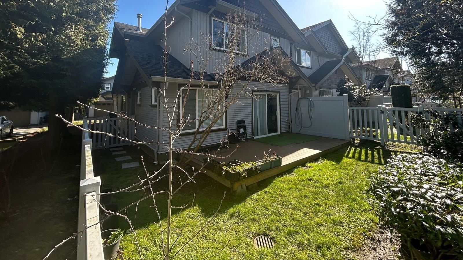 Listing Image 11
