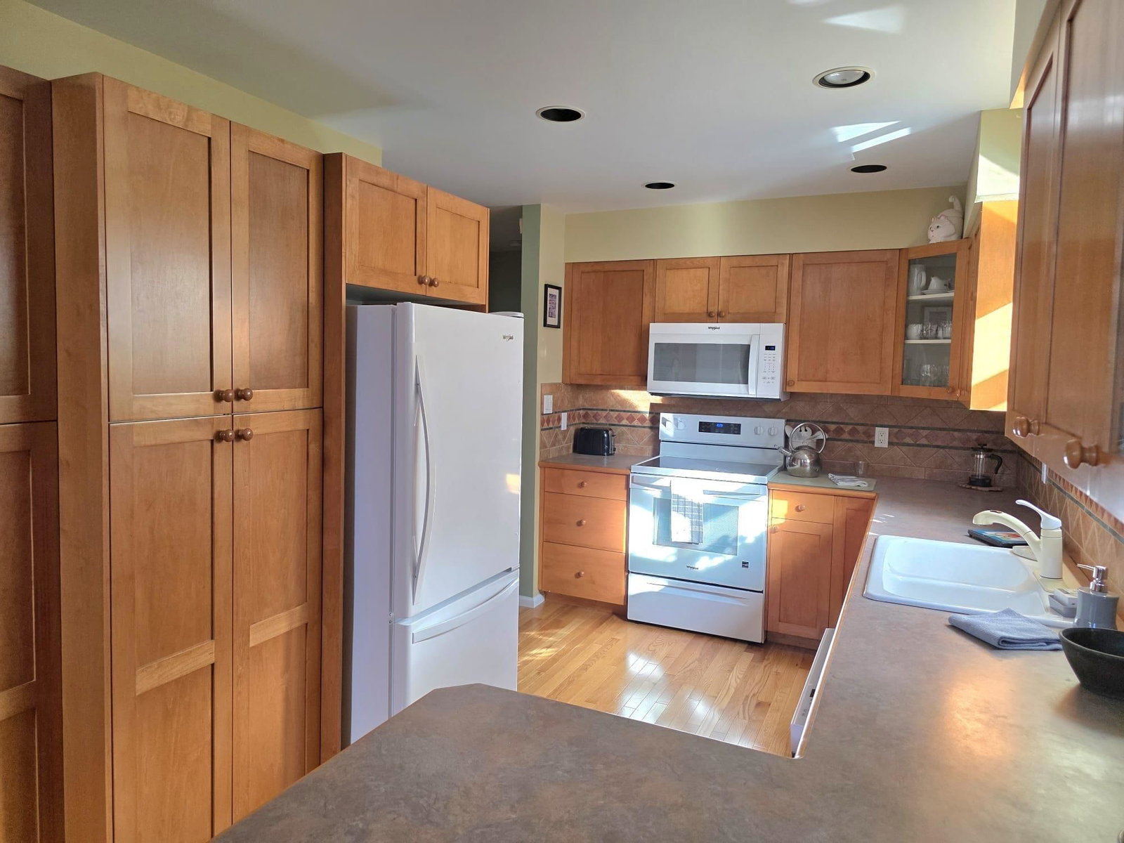 Listing Image 10