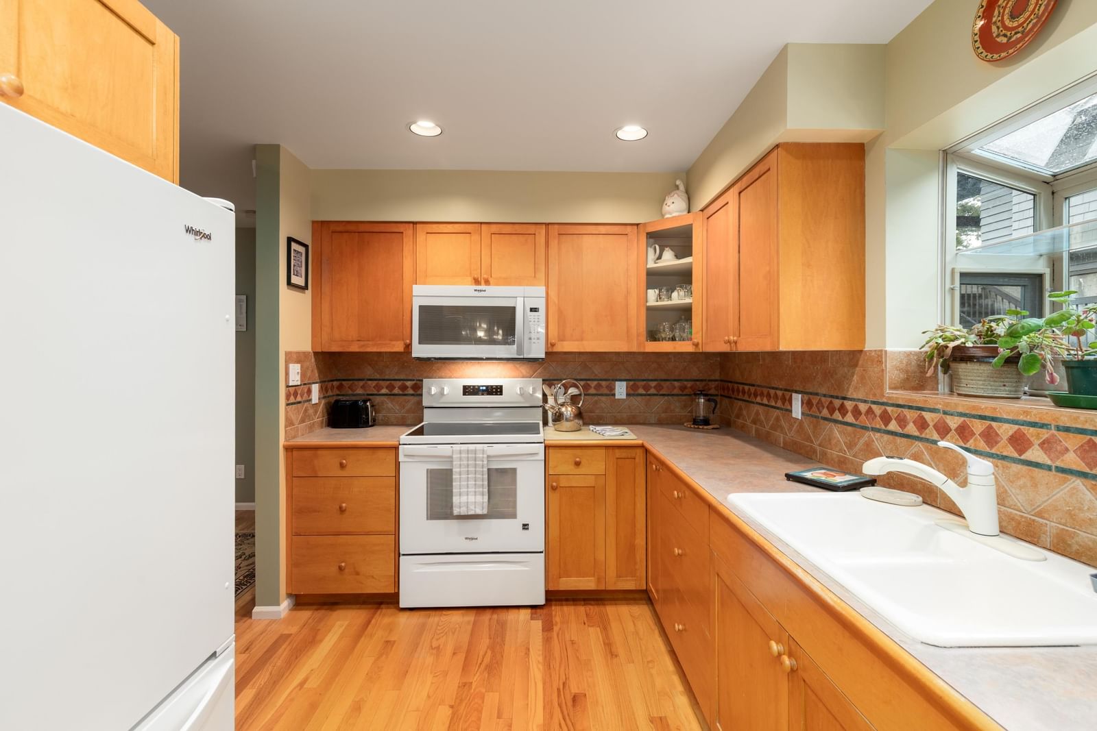 Listing Image 8