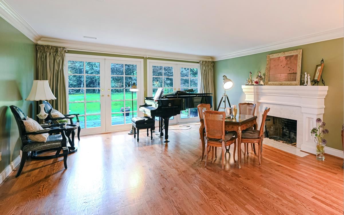 Listing Image 10