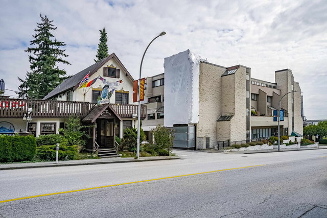 302 - 225 Sixth Street